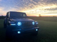 Jeep sunset.jpg